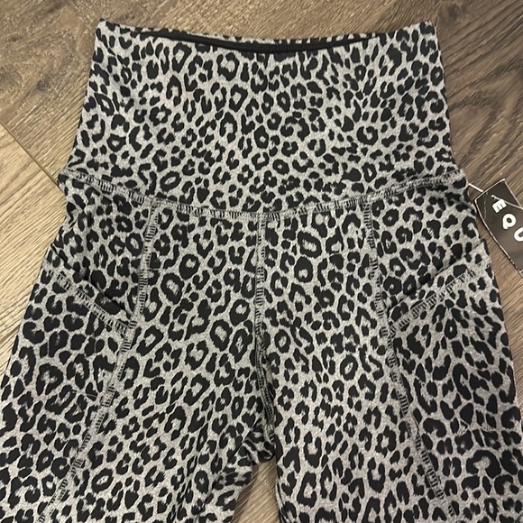 Strut This Remi Light Grey Legging Size Small - Picture 7 of 14